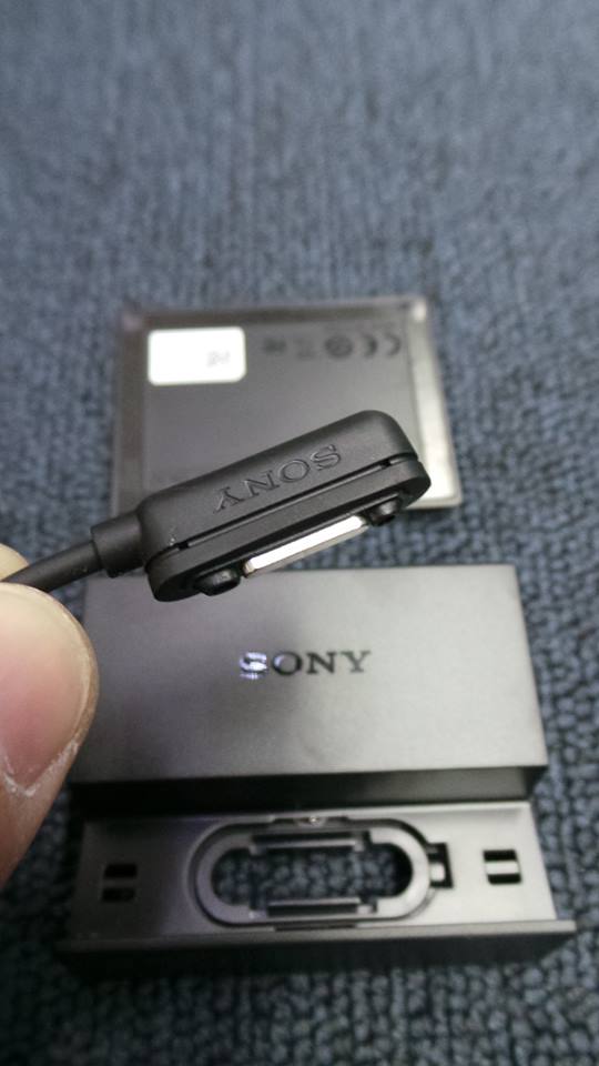 Sony EC21 Charging Cable with Magnetic Connector_2
