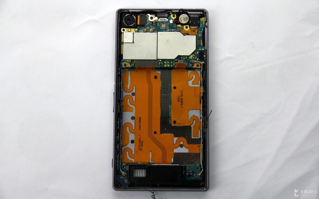 Xperia Z1 disassembly guide_10