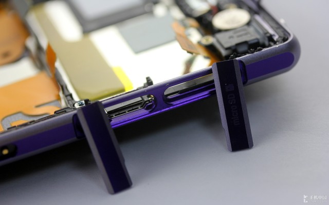 Xperia Z1 disassembly guide_30