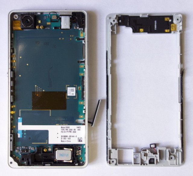 Xperia Z1 Compact Disassembly_3