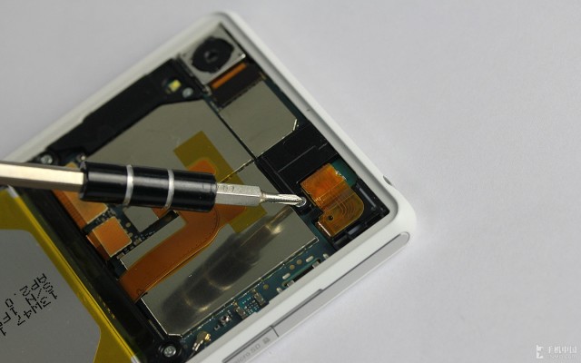 Xperia Z2 disassembly guide_10