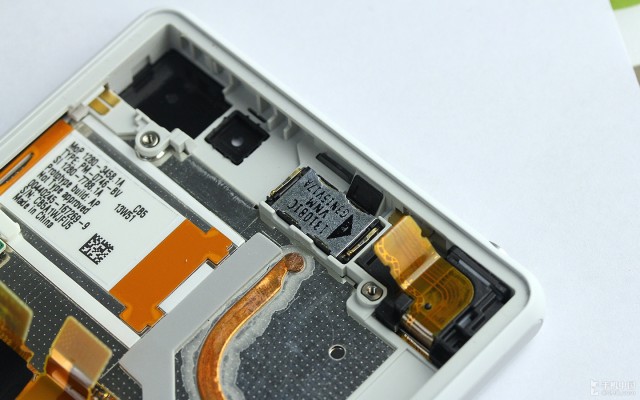 Xperia Z2 disassembly guide_17