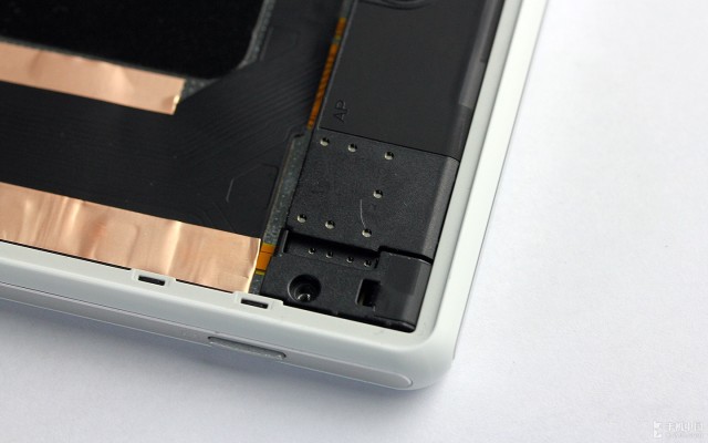 Xperia Z2 disassembly guide_19
