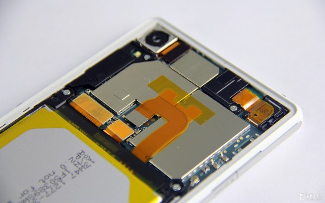 Xperia Z2 disassembly guide_8