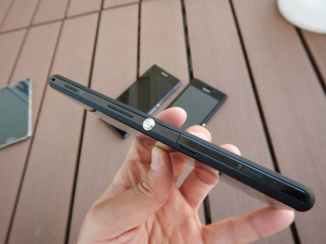 Xperia M2 hands-on_32