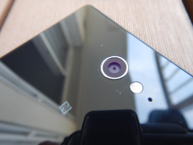 Xperia M2 hands-on_5