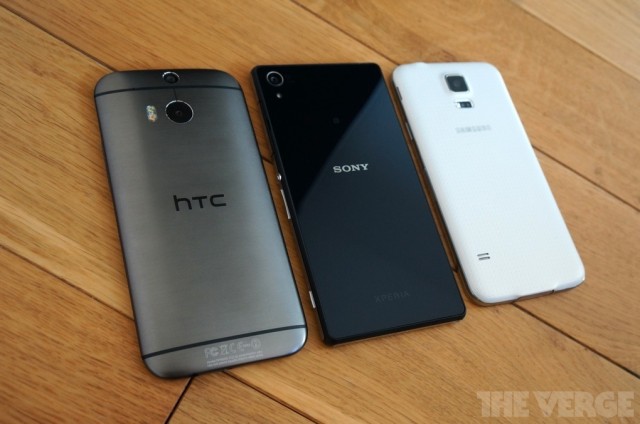 Xperia Z2 vs GS5 and HTC One M8_3