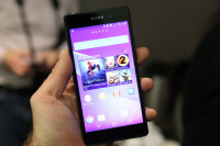 xperia-z2-hand1