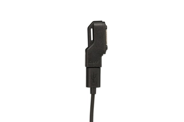 Deff TRAVEL BIZ Xperia – micro USB Magnet Adapter_3