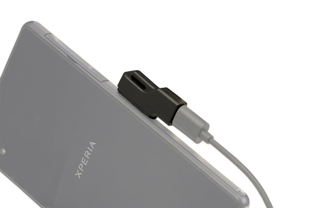 Deff TRAVEL BIZ Xperia – micro USB Magnet Adapter_5