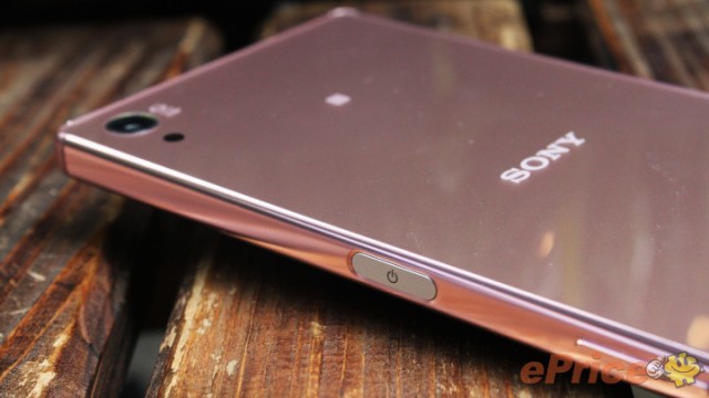 Pink Xperia Z5 Premium Hands-on_9
